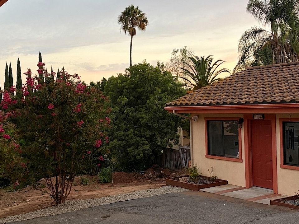 1st image of 1527 Calavo Rd