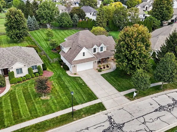 1470 Southridge Dr, Waterville, OH 43566