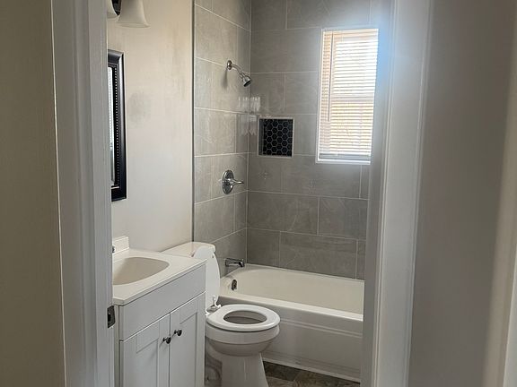 3rd image of 671 Shelton Ct