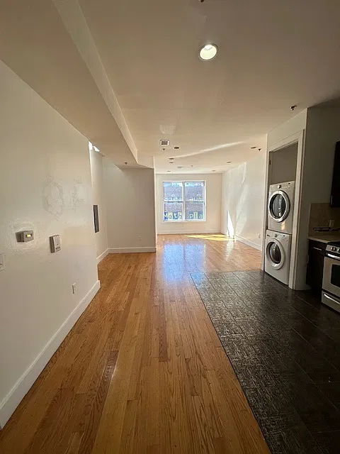 2 bed, 950 sqft, $2,500 — Photo 1