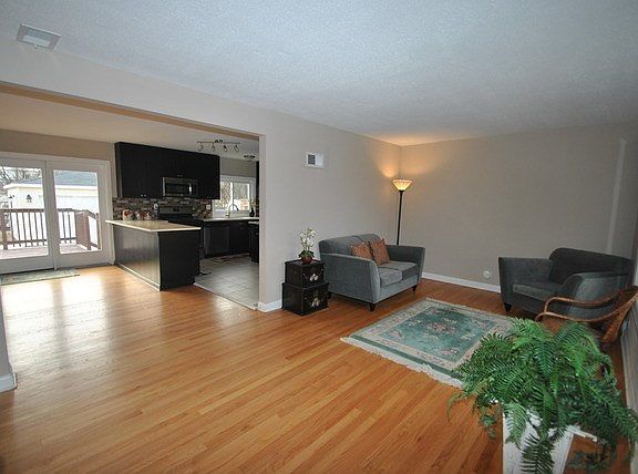 2nd image of 1828 Mayfair Ave