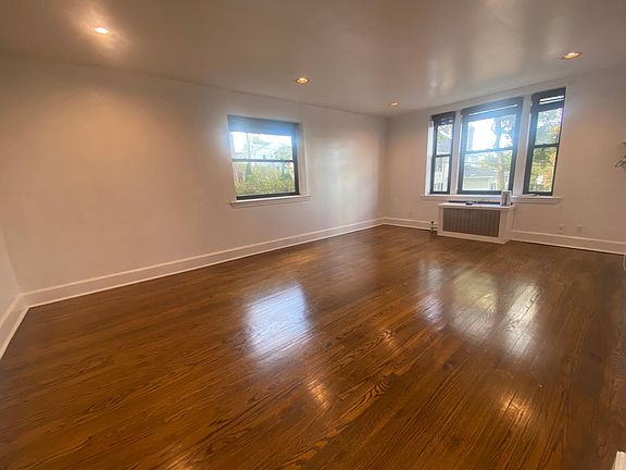 4th image of 36 Westview Ave #7