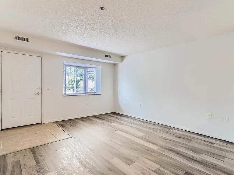 Village Plaza Apartments — Photo 20