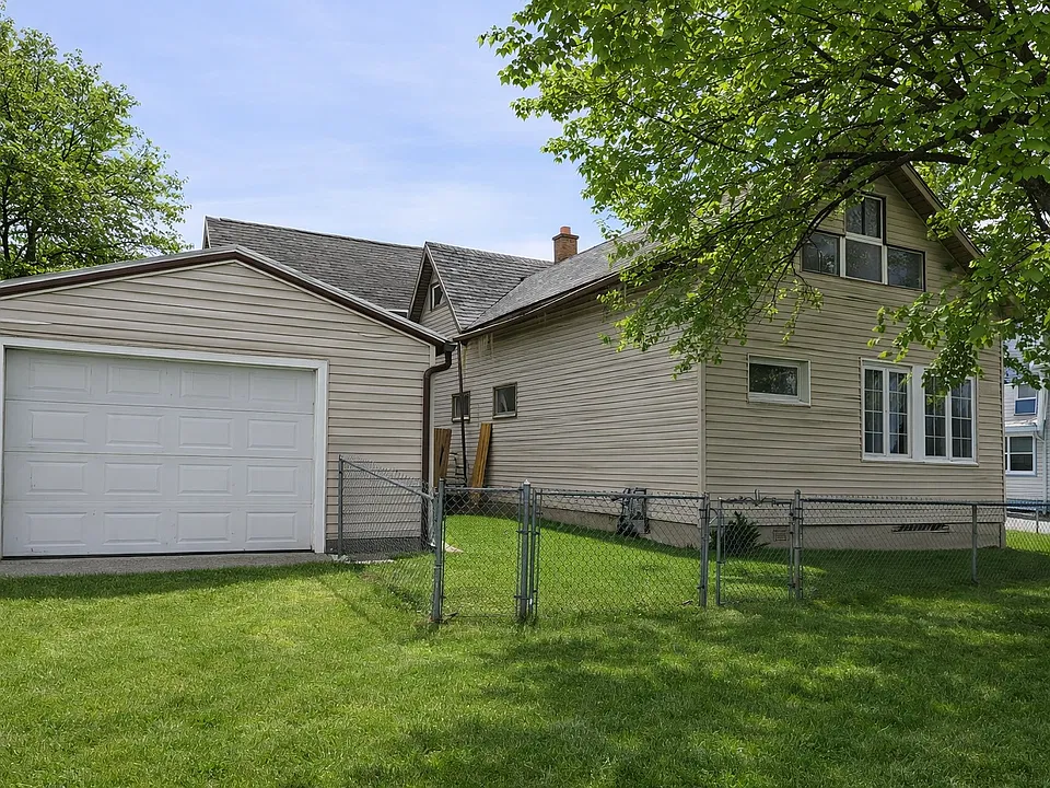 103 Austin St
