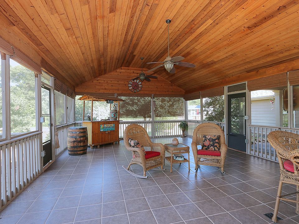 2nd image of 108 Gann Ct