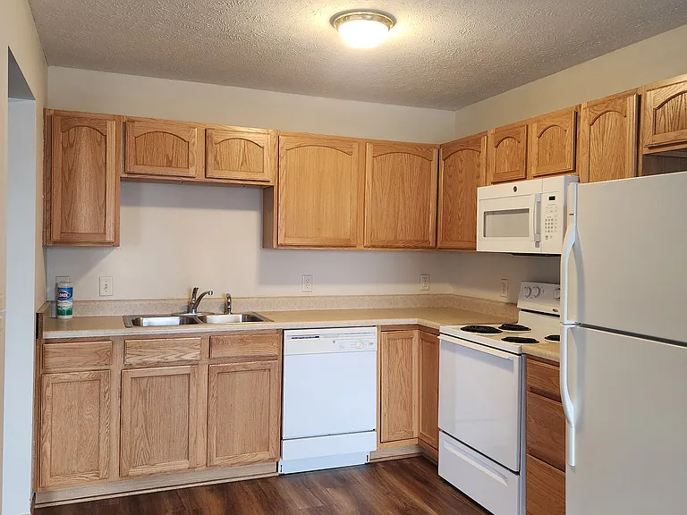 1043 Butler Ave — Photo 20