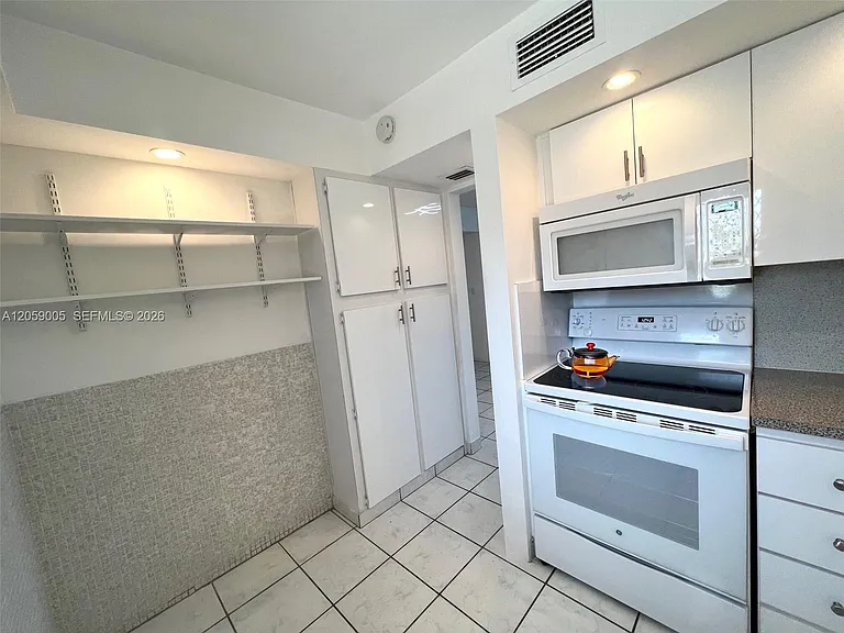 3030 Marcos Dr #T302 — Photo 6