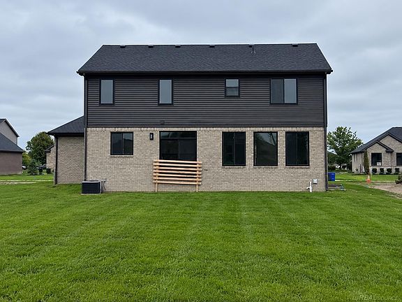 3rd image of 45537 Gable Dr