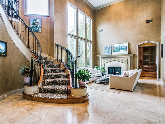 2_03foyer.jpg