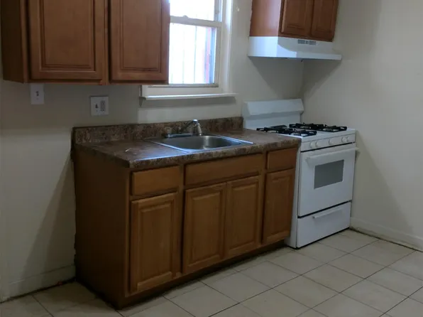 4655 Mulberry St, Philadelphia, PA 19124