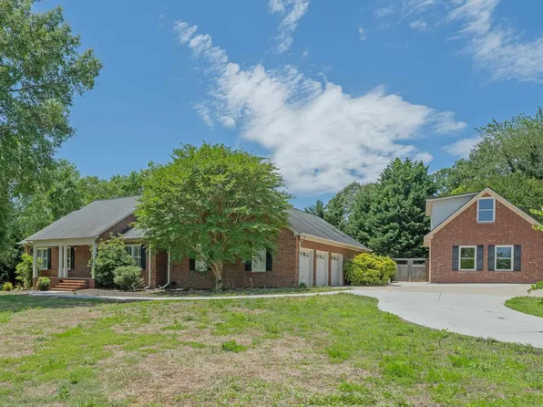 322 N Rutherford Rd, Greer, SC 29651