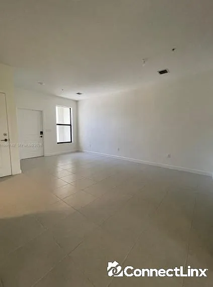 210 SW 159th Ct — Photo 3