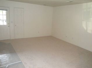 2040 Campus Dr APT B, Medford, OR