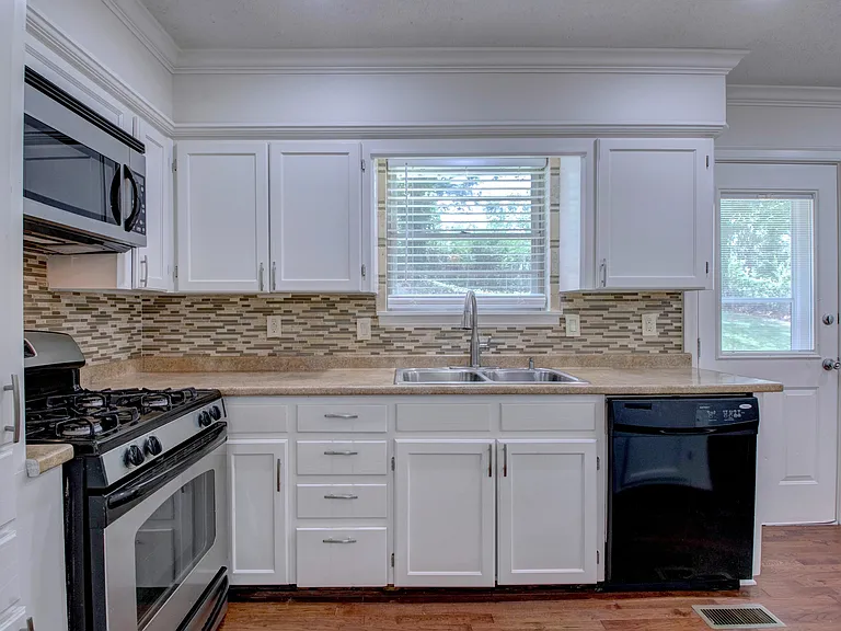 2707 Ottawa Dr — Photo 8