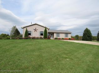 11797 Tupper Lake Rd, Grand Ledge, MI 48837