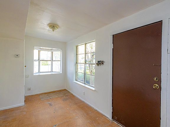 3rd image of 1501 Mercer St