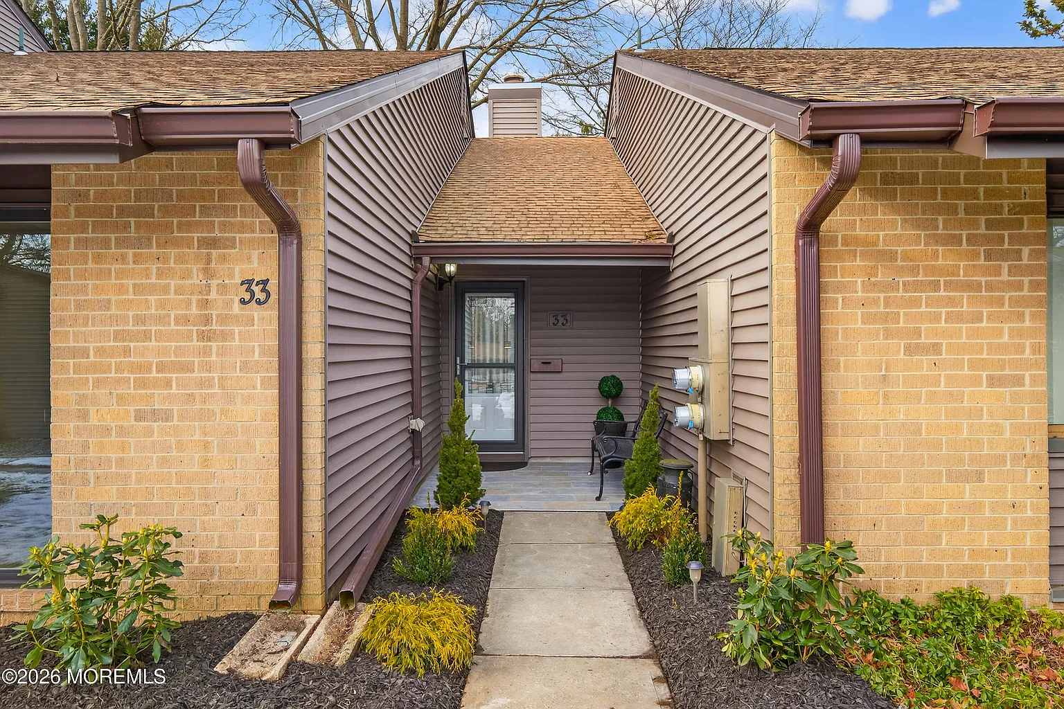 33 Claremont Court photo 1