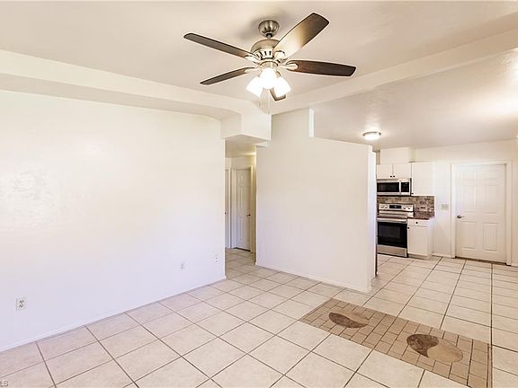 5th image of 4122 Woodside Ave