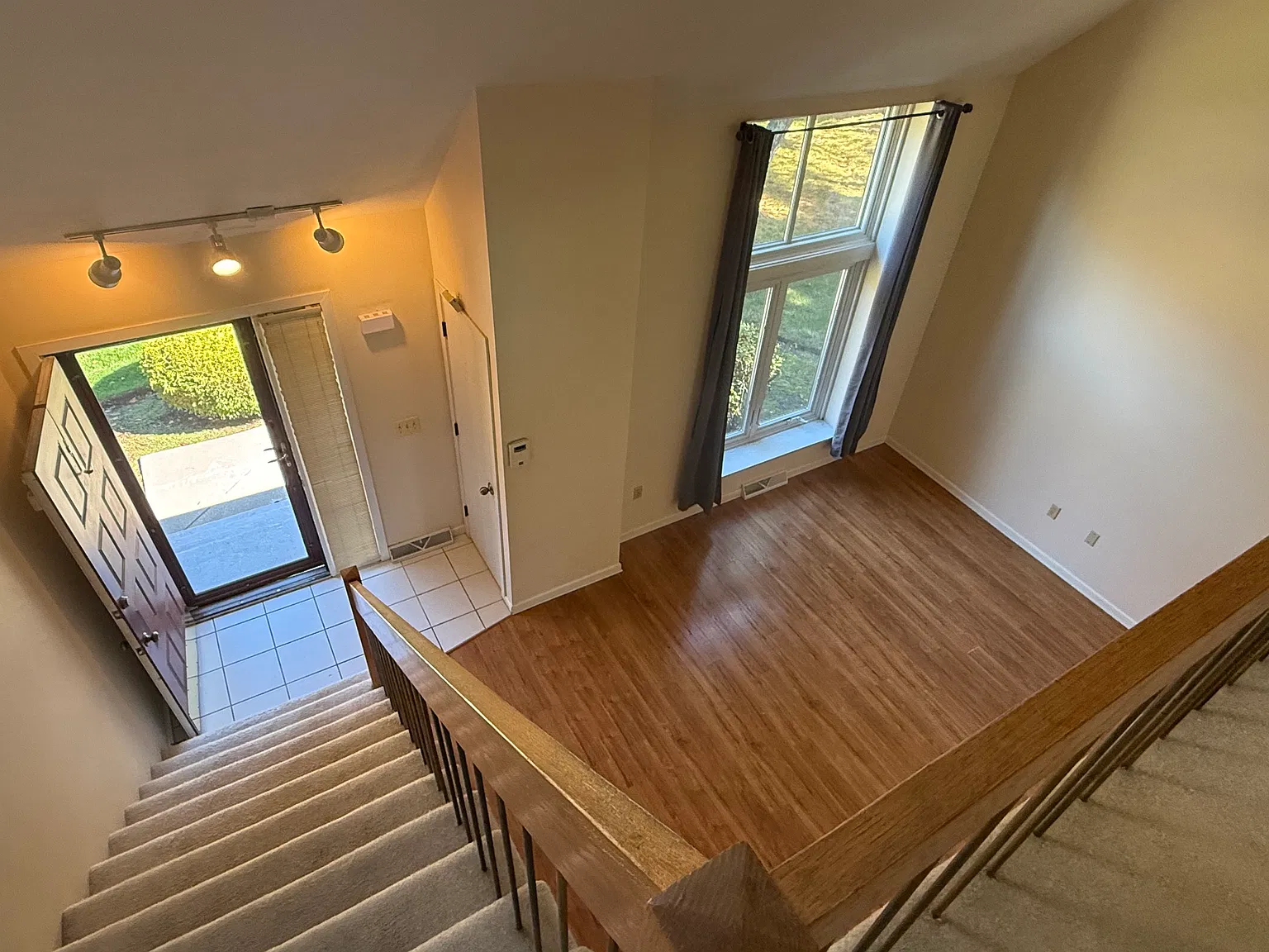 2 bed, 1.5 bath, 1428 sqft, $2,050 — Photo 4