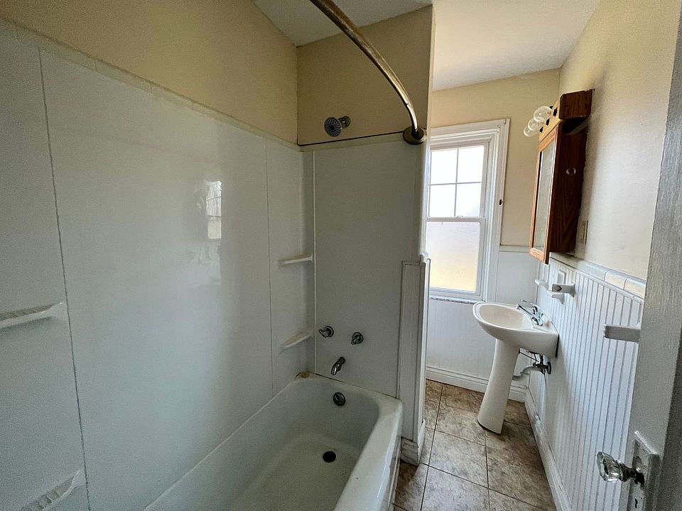 rid418 418420 Ridgeway St Greensburg PA Zillow