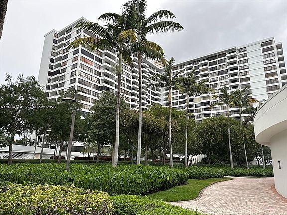 3rd image of 600 Three Islands Blvd APT 1402