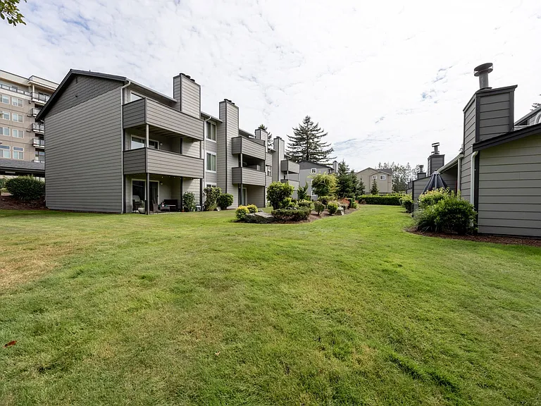 Briarview — Photo 13