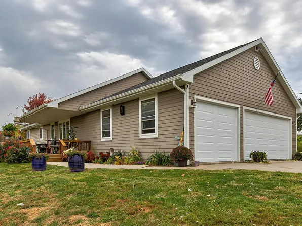 16864 Little Lake Trl, Indianola, IA 50125
