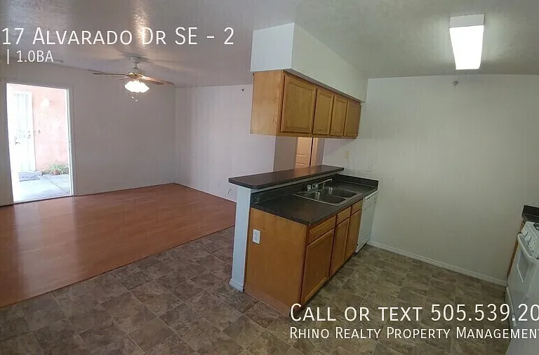 1017 Alvarado Dr SE #2 — Photo 3