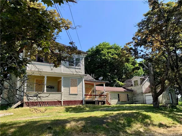 47 Elm St, Saint Stephen, NB E3L 2S7