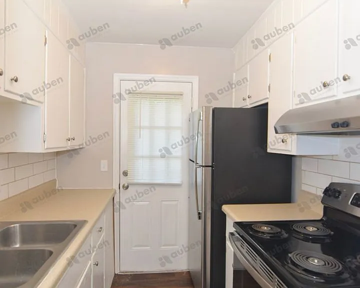 1602 Johns Rd #C — Photo 9