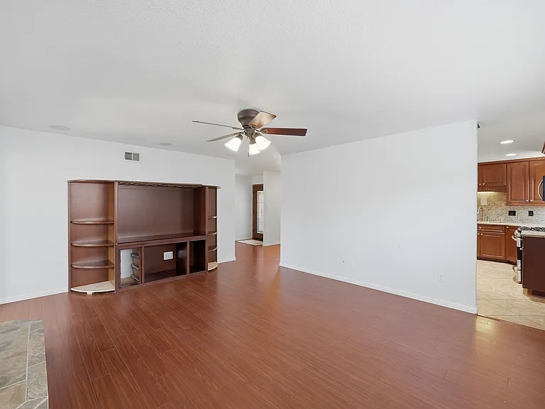 754 Guava Ave — Photo 8
