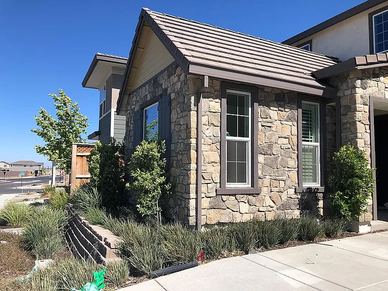 132 W Nasergholi Ave — Photo 10