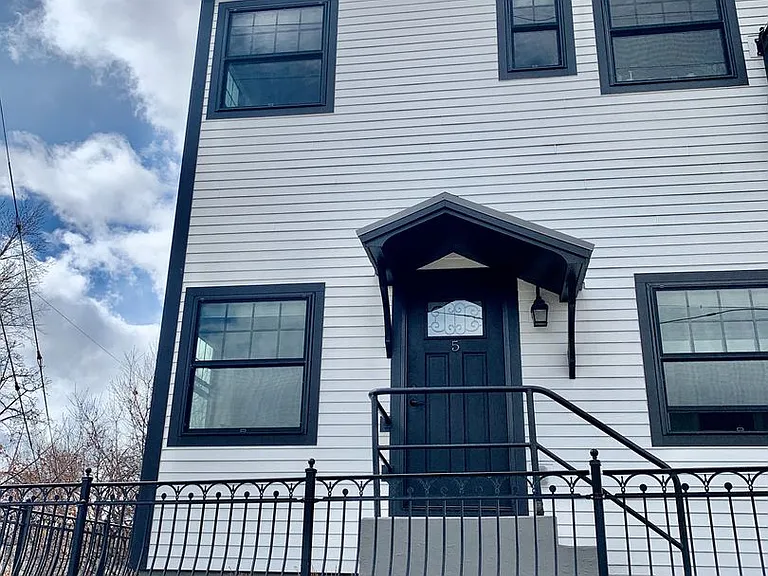 534 E Front St — Photo 15