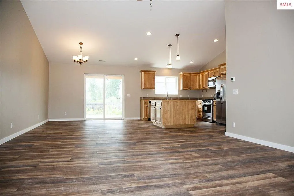 604 W 2nd Ave — Photo 3