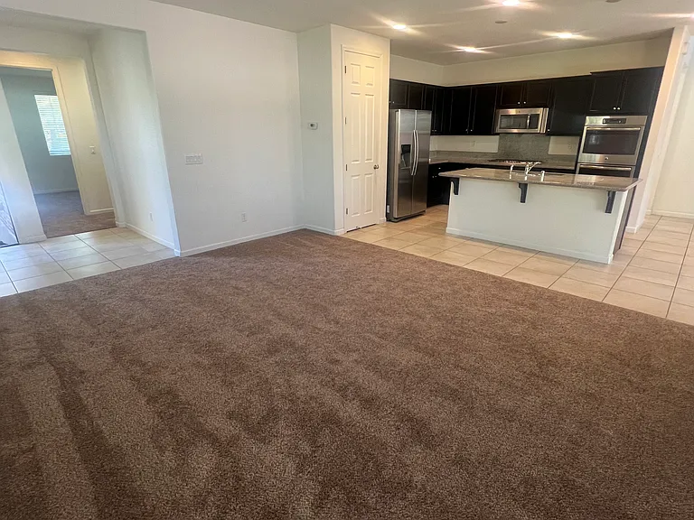155 W Ladd Dr — Photo 5