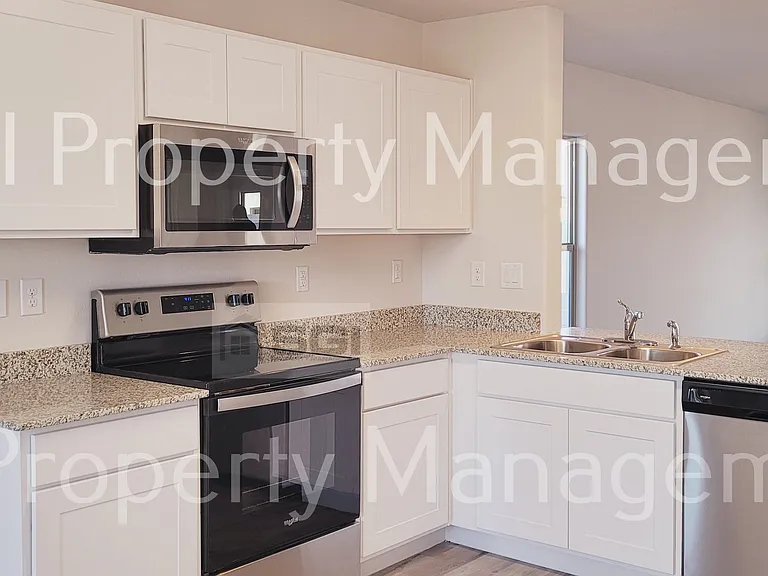 2025 E Velvet Pl — Photo 10