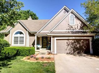 1102 SW Santa Fe Dr, Lees Summit, MO 64081