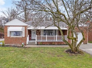 5203 W Ridgewood Dr, Parma, OH 44134