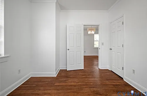 2711 Montrose Ave Photo 1