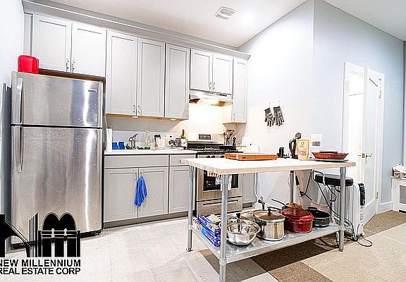 5th image of 547 6th Ave APT 1R