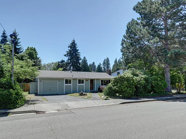 8015 NE 143rd St — Photo 2
