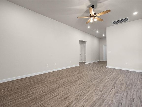 5th image of 3216 Durham Ave