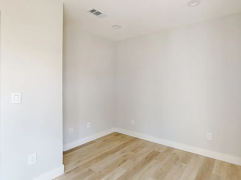 237 Rosemont Ave — Photo 22