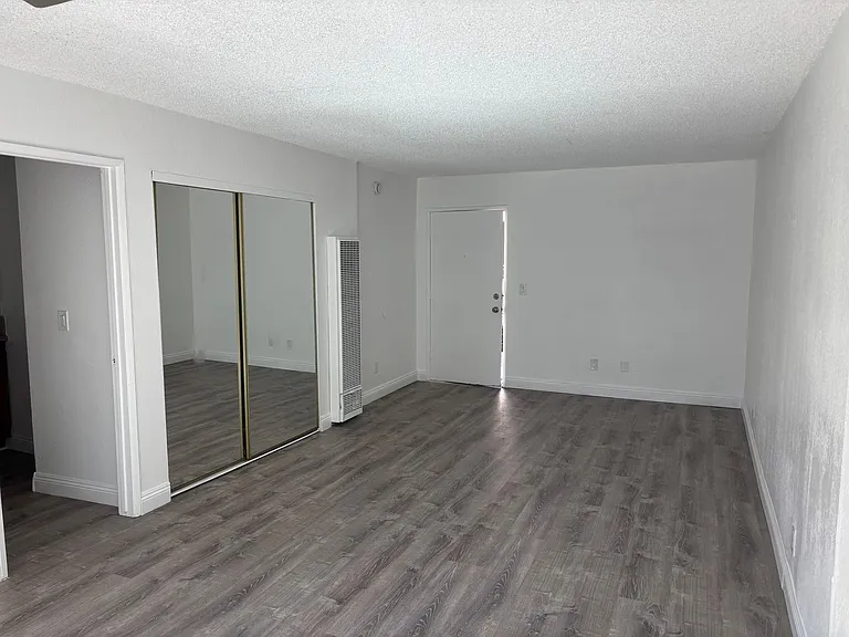 18416 Halsted St — Photo 2