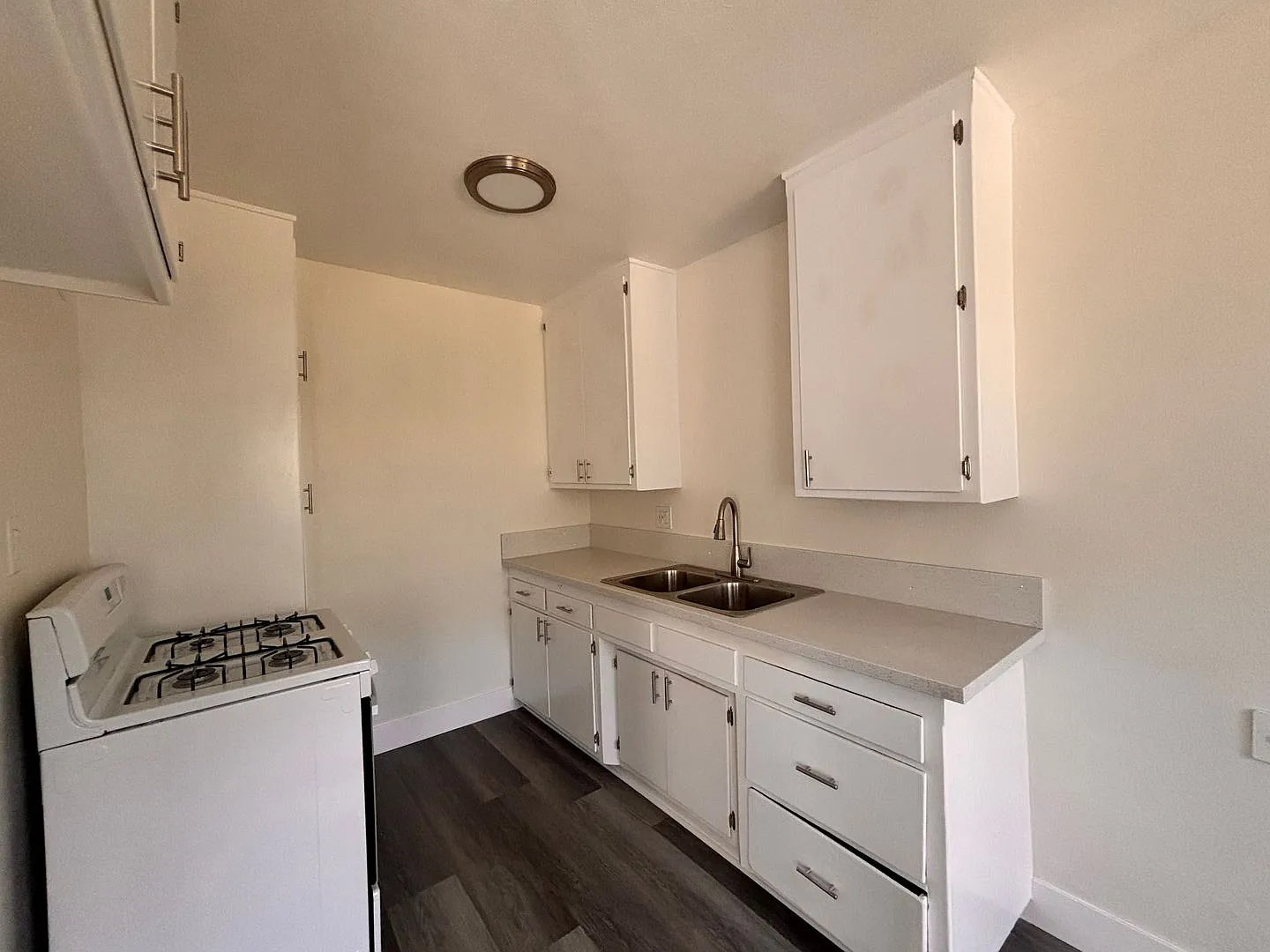 8028 Boer Ave — Photo 4