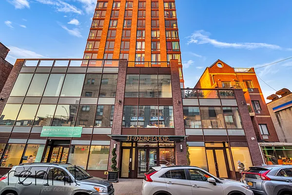 Rented by Rennit Inc. | media 21