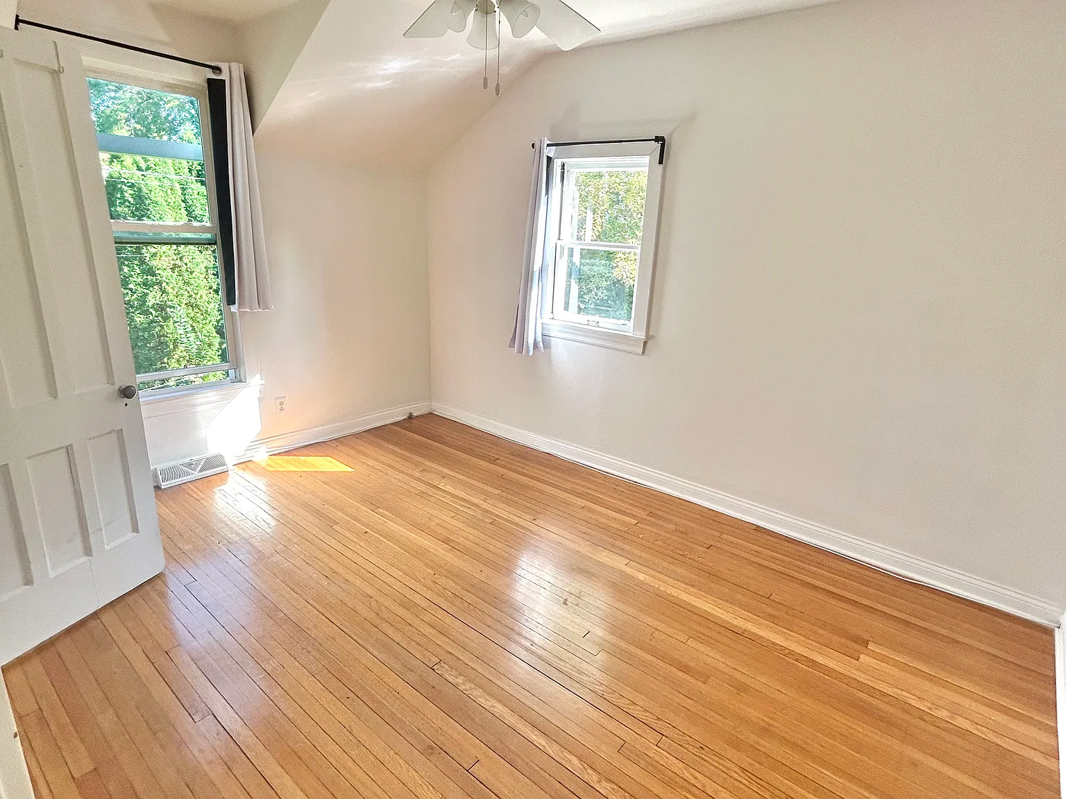 706 S Maple Ave — Photo 4