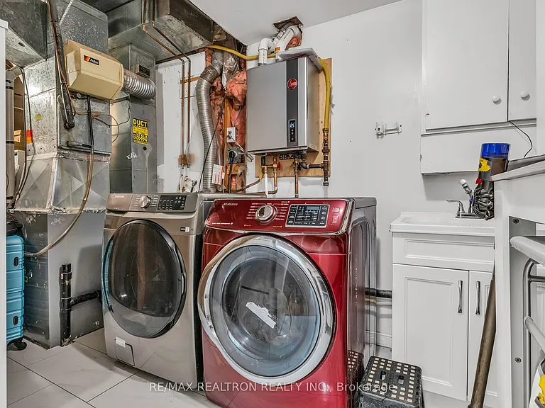 89 Beaconsfield Ave — Photo 35
