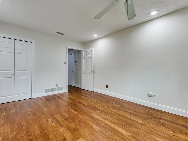 1607 Heather Glen Ct — Photo 7