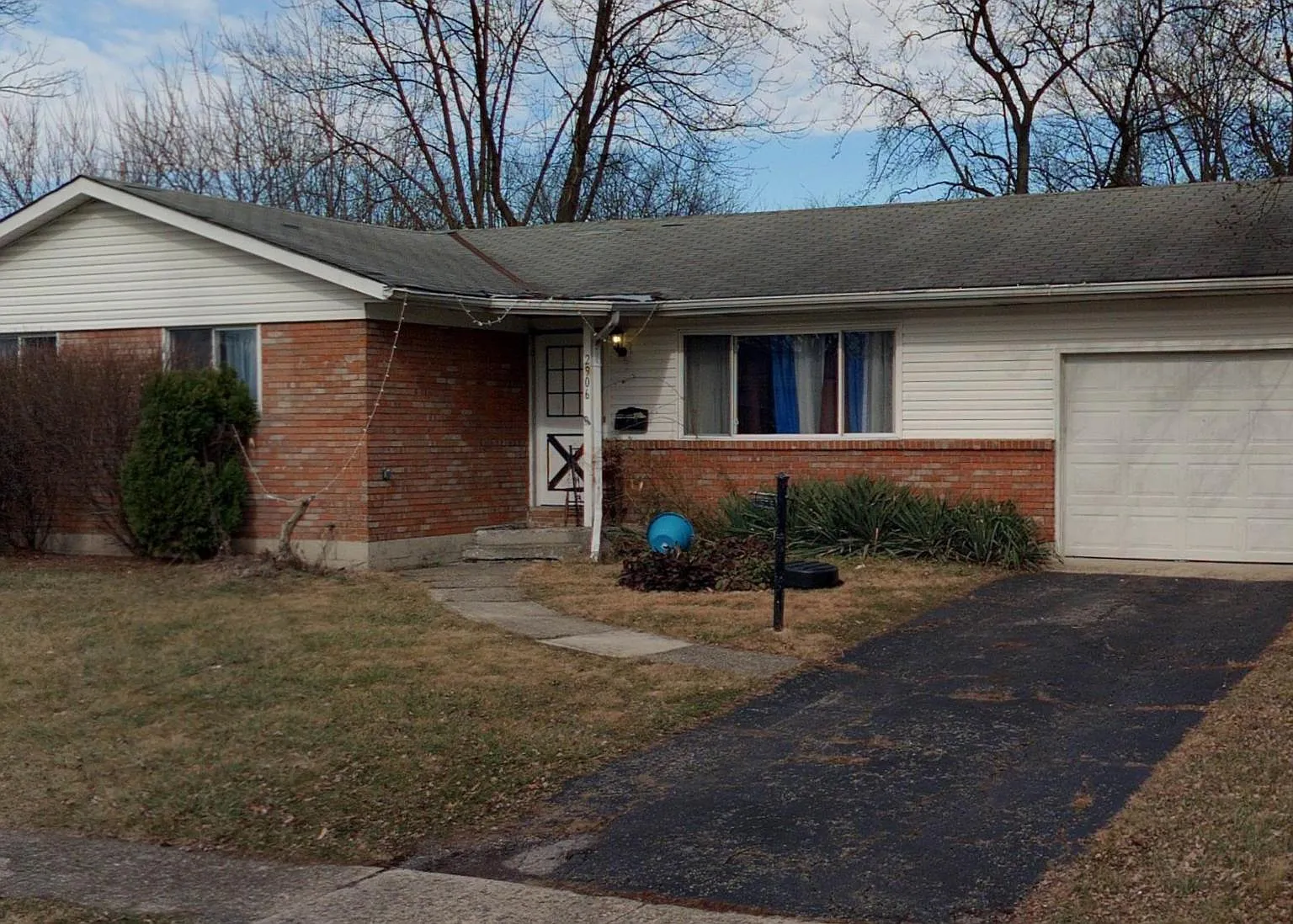 2906 Keystone Dr — Photo 1